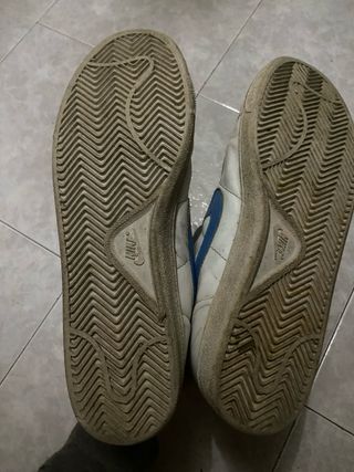 Deportivos Nike Blancos y Azules