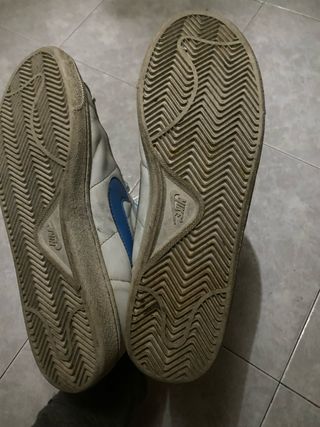 Deportivos Nike Blancos y Azules