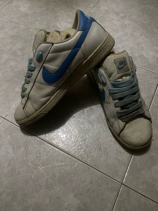 Deportivos Nike Blancos y Azules