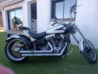 Harley Davidson softail rocker c, MODELO EXCLUSIV0