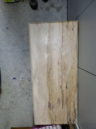 Mesa clásica mármol y metal dorada