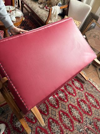Divanetto vintage in pelle rossa