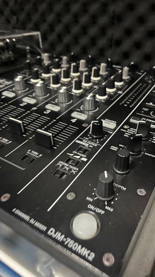 DJM750 MK2 + flightcase + decksaver