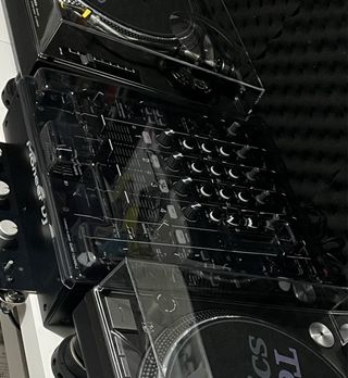 DJM750 MK2 + flightcase + decksaver