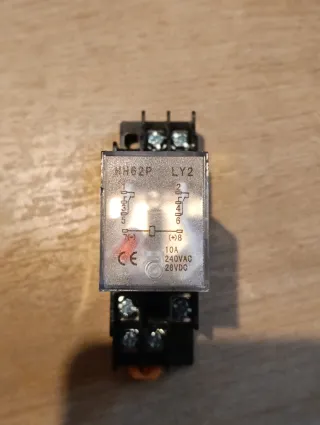 6 Relés HH62P AC24V