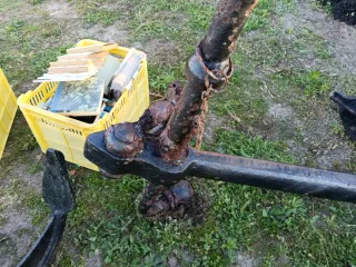 Ancla de metal antigua