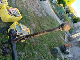 Ancla de metal antigua