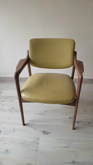 Mesa y 6 Sillas Comedor Madera y Tela