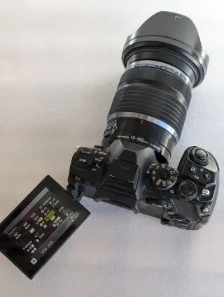 Olympus OM-D E-M1 II + Objetivo 12-100mm