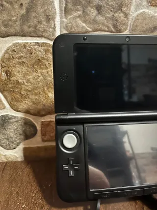 Nintendo 3DS XL Nero/rosso + tanti giochi