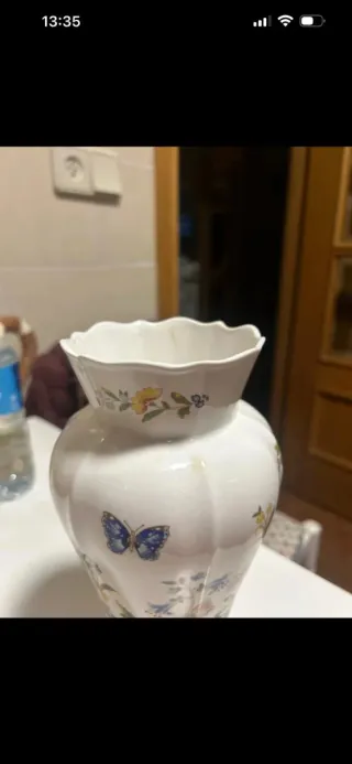 Jarrón de cerámica inglés con flores