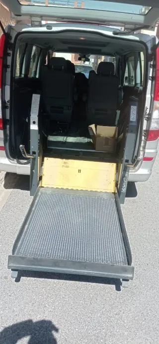 Plataforma elevadora minusválidos furgoneta