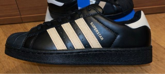 Adidas Superstar Negras y blancas de segunda mano por 35 EUR en Figueres en  WALLAPOP