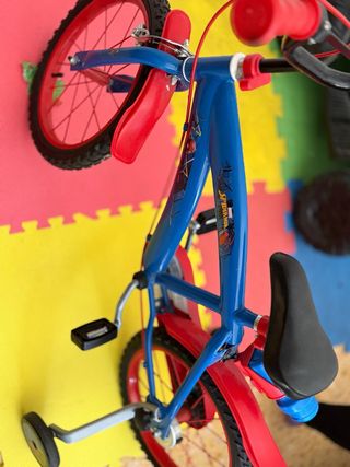 Se vende Bicicleta Infantil Spiderman o cambio .