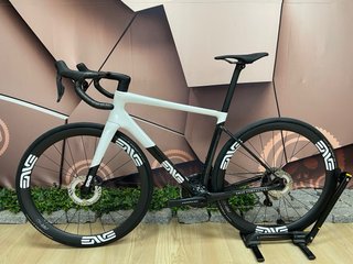 Bicicleta ENVE MELEE