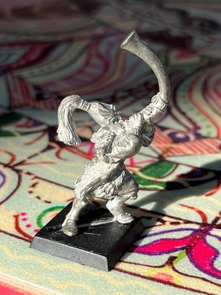 Alto Elfi Leone Bianco Musicista Metallico WH Fantasy