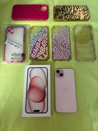iPhone 15 Plus con regalos