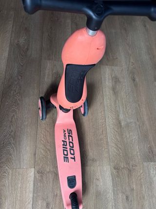 Patinete Scoot & Ride Rosa Salmón en buen estado