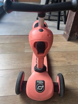 Patinete Scoot & Ride Rosa Salmón en buen estado