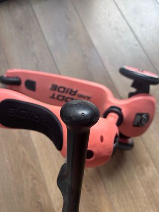 Patinete Scoot & Ride Rosa Salmón en buen estado