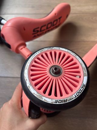Patinete Scoot & Ride Rosa Salmón en buen estado