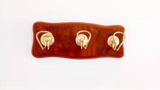 Colgador de pared clásico madera y dorado