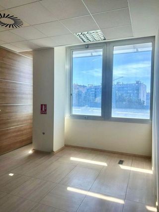 Oficina en alquiler en Fuente del Jarro en Paterna