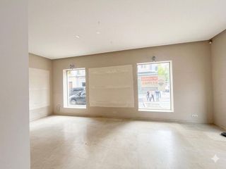 Local comercial en alquiler en Los Remedios en Sevilla