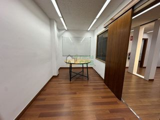 Oficina en alquiler en La Dreta de l'Eixample en Barcelona