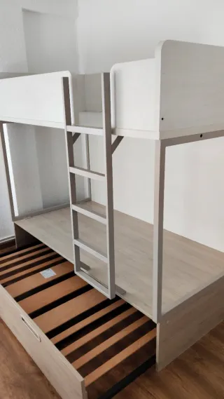 Letto a castello in legno e metallo