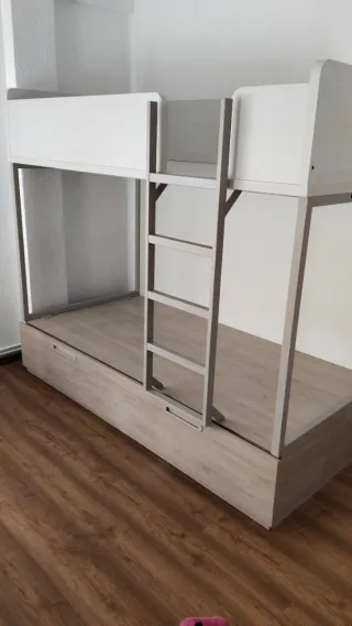 Letto a castello in legno e metallo