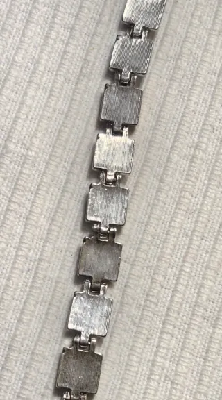 Conjunto de bisutería con piedras de colores