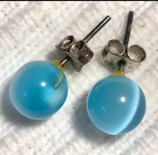 Conjunto de bisutería con piedras de colores