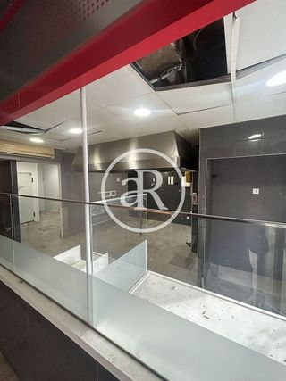 Local comercial en alquiler en La Nova Esquerra de l'Eixample en Barcelona