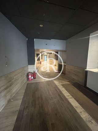 Local comercial en alquiler en La Nova Esquerra de l'Eixample en Barcelona