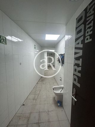 Local comercial en alquiler en La Nova Esquerra de l'Eixample en Barcelona