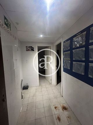 Local comercial en alquiler en La Nova Esquerra de l'Eixample en Barcelona