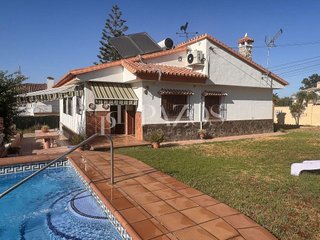 Chalet en venta en Manantiales - Lagar - Cortijo en Alhaurín de la Torre