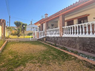 Chalet en venta en Manantiales - Lagar - Cortijo en Alhaurín de la Torre