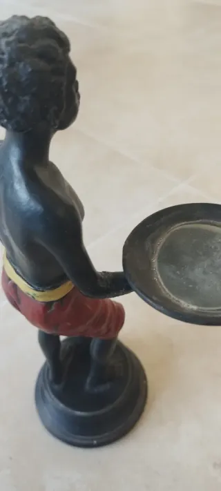 Figura decorativa hombre con jaula