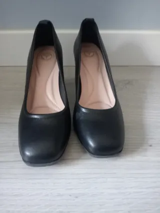 Zapatos negros de tacón
