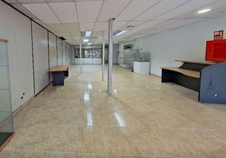 Local comercial en venta en El Guinardó en Barcelona