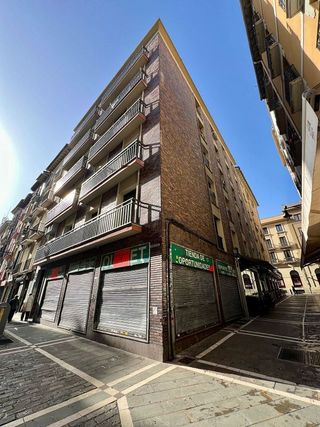 Local comercial en alquiler en Casco Antiguo en Pamplona