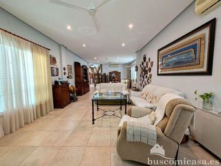 Chalet en venta en Linares