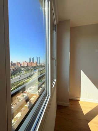 Piso en alquiler en Virgen del Cortijo - Manoteras en Madrid