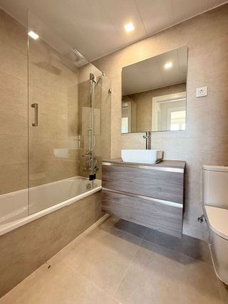 Piso en alquiler en Virgen del Cortijo - Manoteras en Madrid