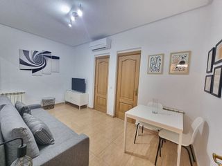 Piso en alquiler en Bellas Vistas en Madrid