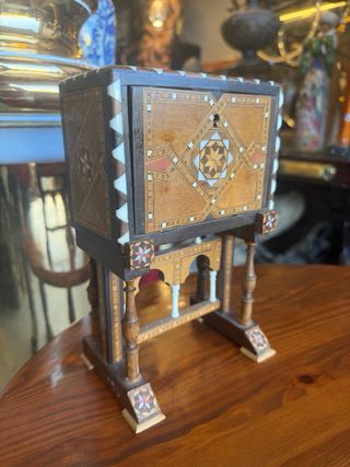 Antiguo joyero bargueño taracea artesana