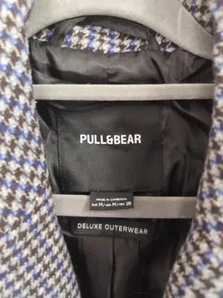 Abrigo Pull&Bear cuadros negro