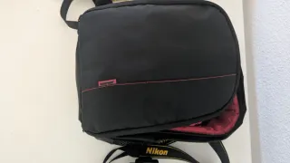 Cámara Nikon D3400 con accesorios